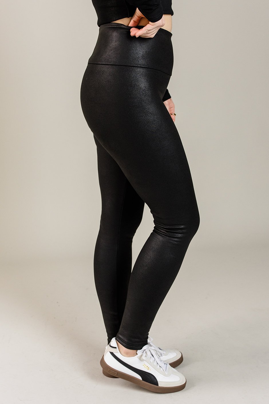 Chic Edge Faux Leather Leggings Silver Icing