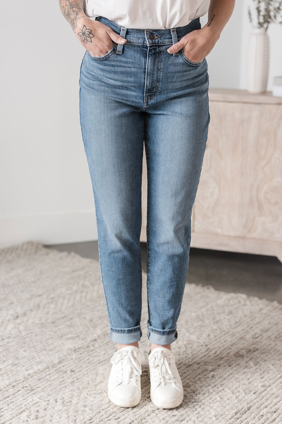 Levi's® Plus HIGH WAISTED MOM - Jeans Tapered Fit - blue denim