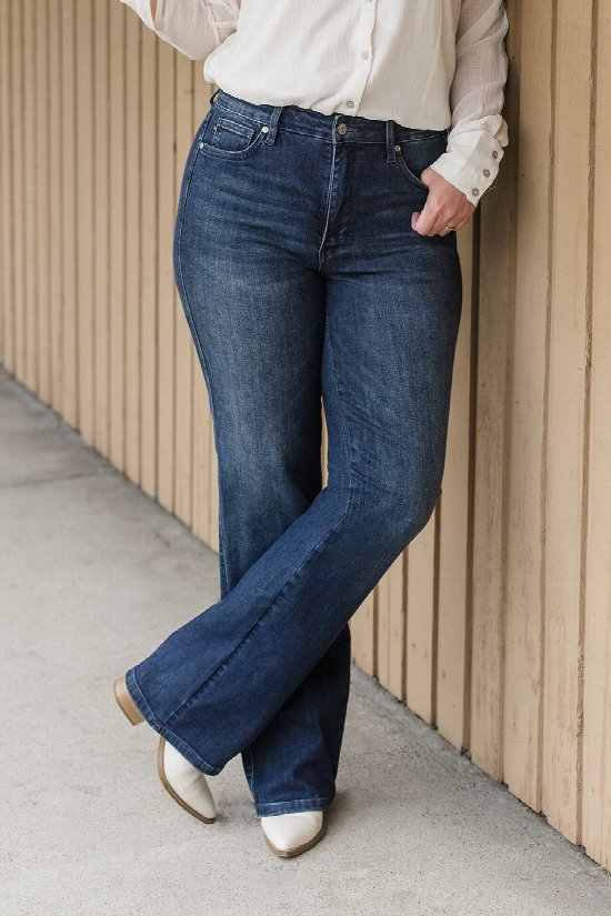 Maren Classic Straight Denim