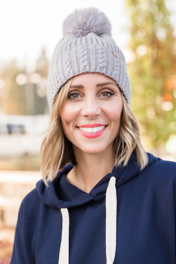 Put It Together Pom Pom Toque
